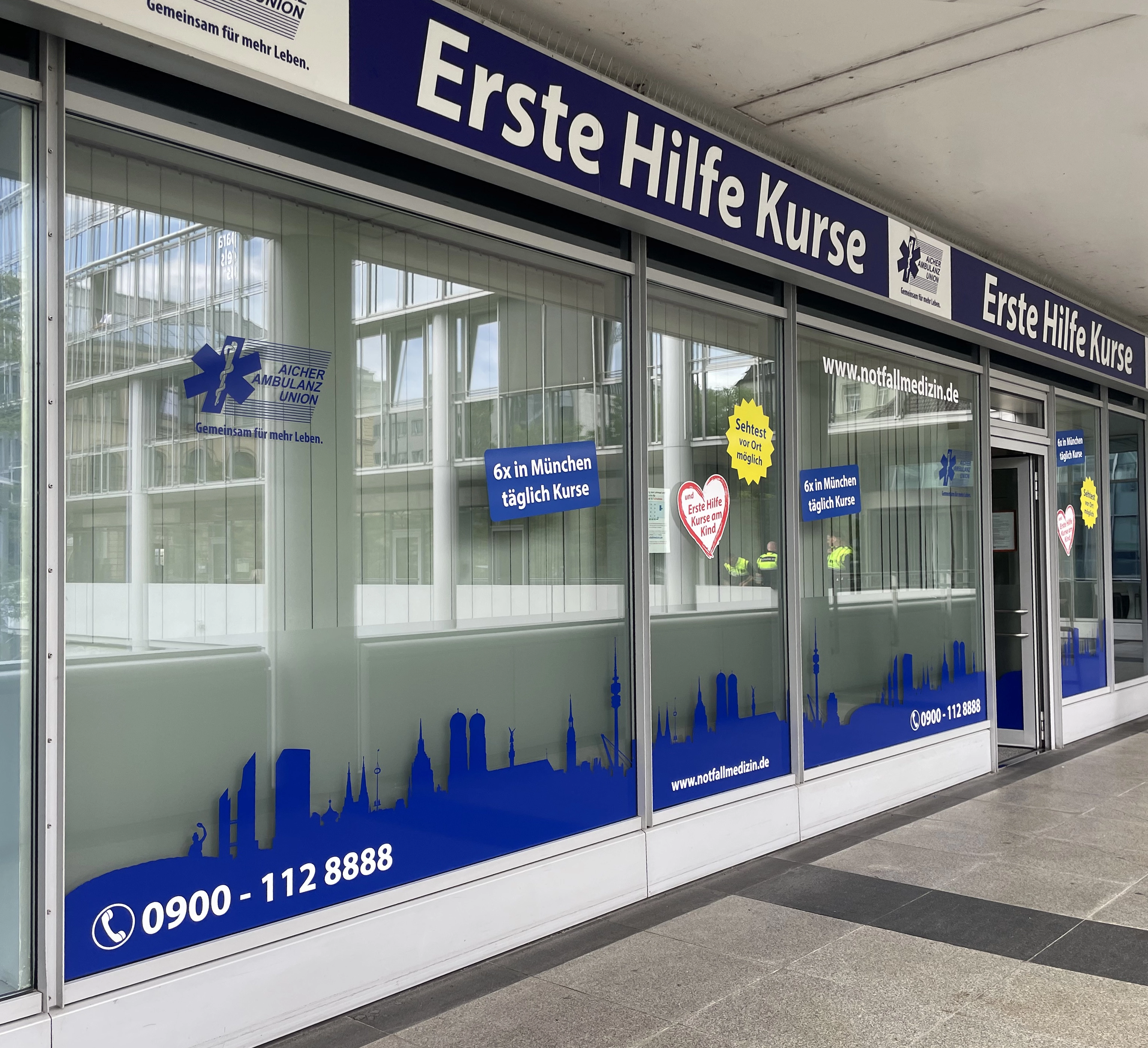  Schaufensterbeschriftungen